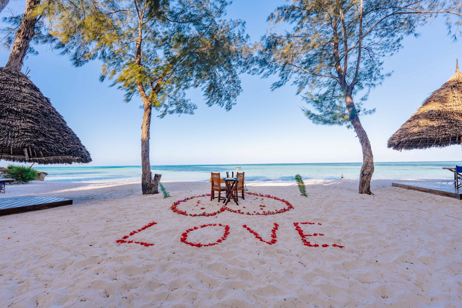 Luxury Safari and Zanzibar Honeymoon Guide Luxury Safari and Zanzibar Honeymoon Guide